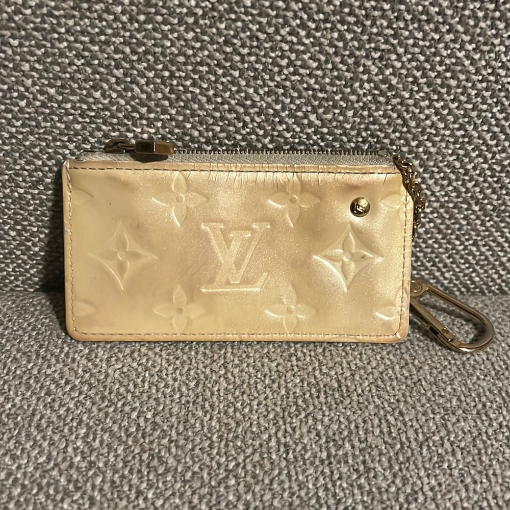 Louis Vuitton Key Cles Vernis Authentic CA0045